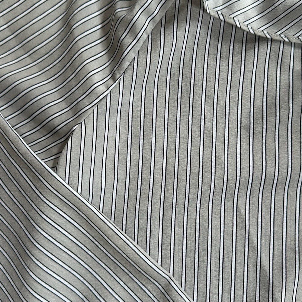Banana Republic white, tan and black ruffle tie neck and sleeve blouse - Picture 12 of 12